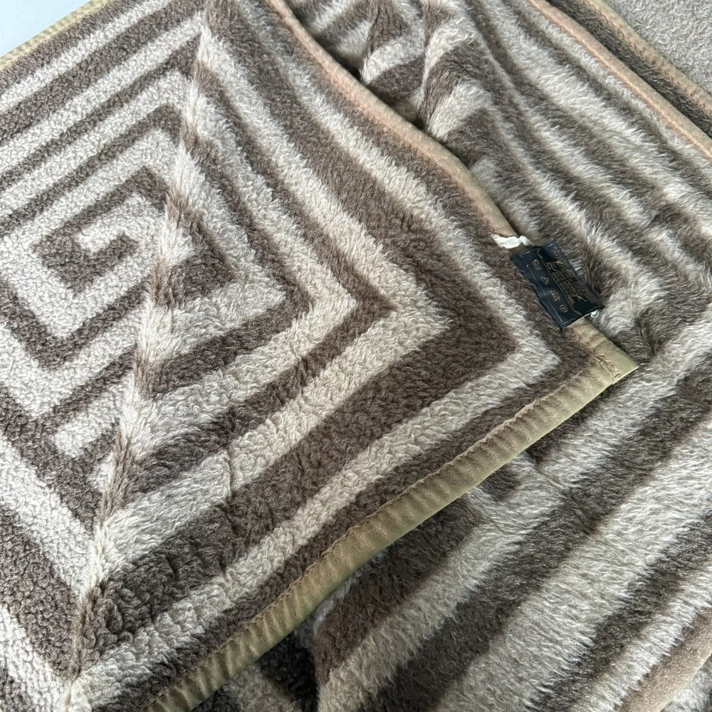 Vtg Biederlack Reversible Blanket Beige Brown Greek Key Border 91x92